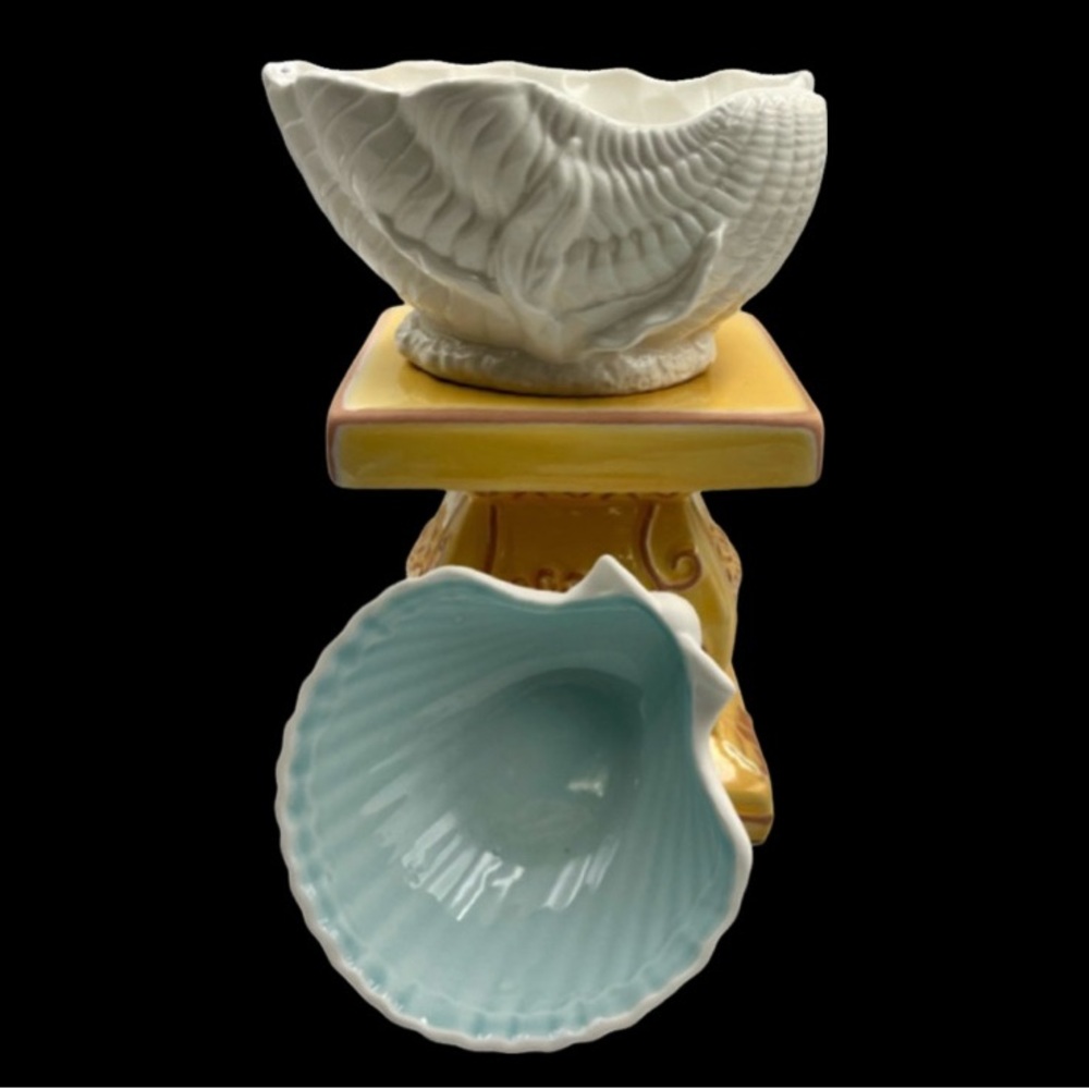 Style Eyes by Baum Bros Seashell Collection 
Clam & Unbranded Cockleshell Bowl